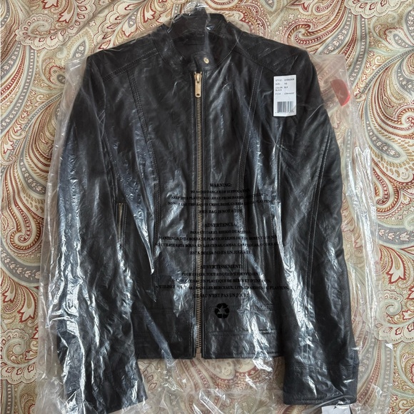 🌟 NWT Guess, Genuine Leather Jacket, Black, size XS🌟 - Picture 7 of 9